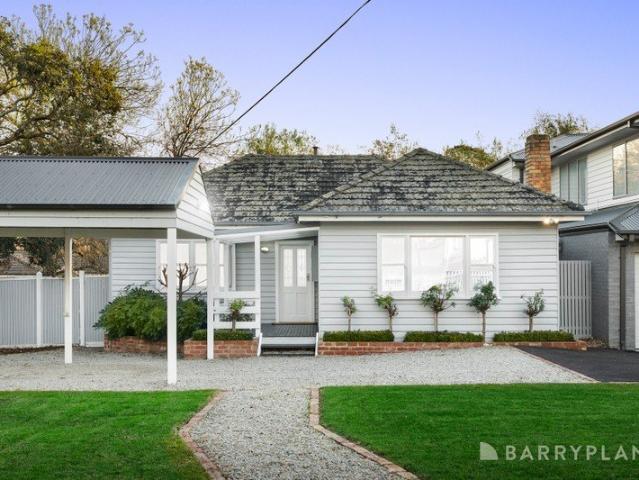 Flawless Light Filled Living In A Quiet Kilsyth Pocket