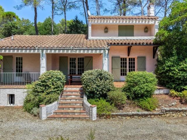 Flayosc Élégante propriété provençale au coeur de plus de 2. 178m² Draguignan