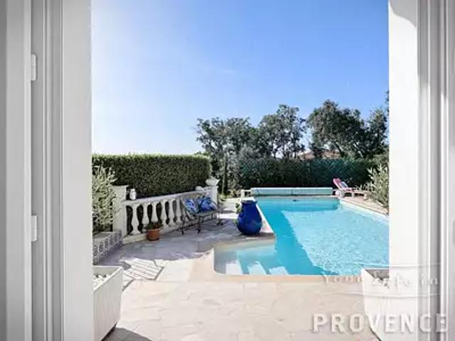Flayosc 83780 Achat / Vente maison 7 pièces t7 piscine