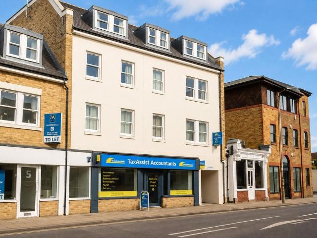 Flacks Mews, Station Road, Epping. 1 bed apartment to rent £1,350 pcm £312 pw