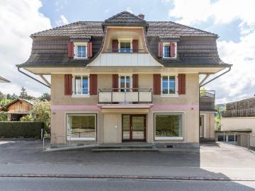 FLÄCHENGROSSES EINFAMILIENHAUS IM DORFZENTRUM