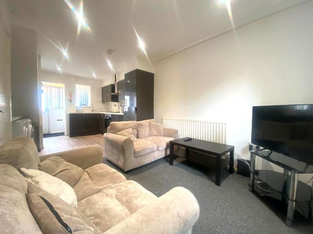 Fladbury Crescent, Birmingham B29, 5 bed shared accommodation to rent, £532 pcm | PrimeLocation