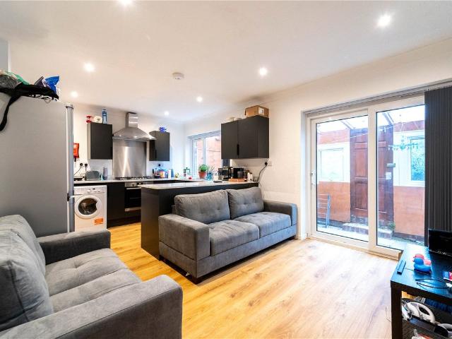 Fladbury Crescent, Birmingham, West Midlands B29, 5 bed shared accommodation to rent, £572 pcm | PrimeLocation