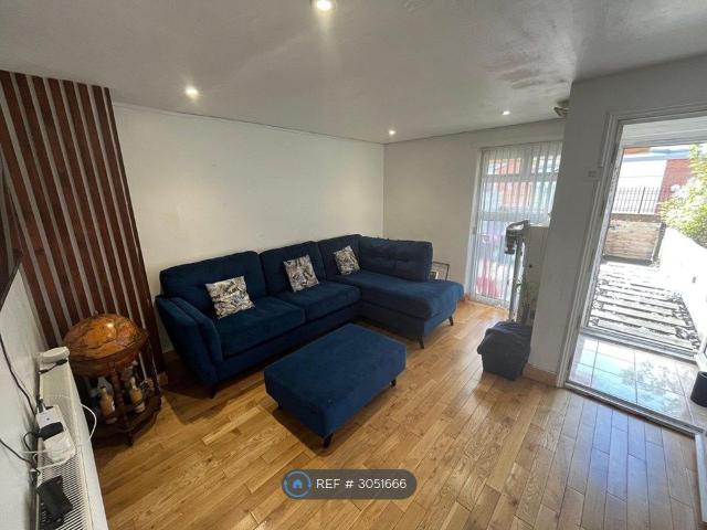 Flagg Court, South Shields NE33, 4 bed terraced house to rent, £1,200 pcm | PrimeLocation