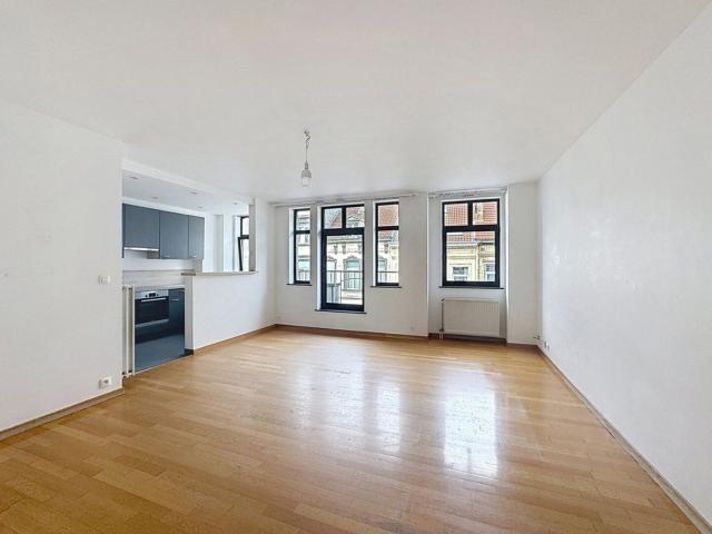 Flagey 2 br apartment