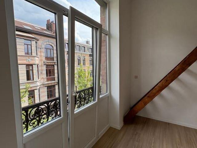 FLAGEY Studio lumineux entièrement rénové