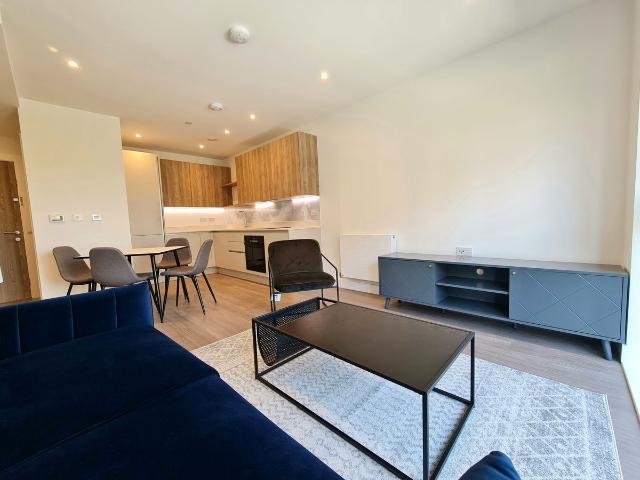 Flagstaff Road, Bankside Gardens, Greenpark Village, Reading RG2, 2 bed flat to rent, £1,995 pcm | PrimeLocation