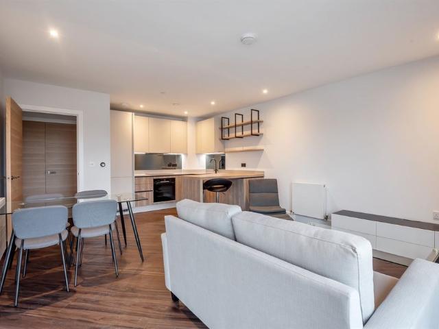 Flagstaff Road, Reading, RG2 6BU