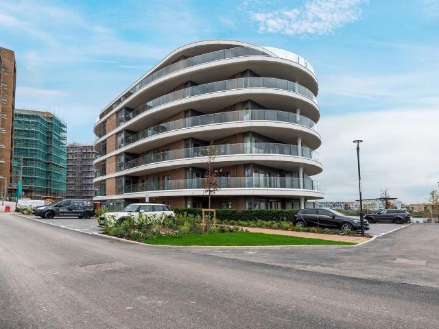 Flagstaff Road, Reading RG2, 2 bed flat to rent, £1,900 pcm | PrimeLocation