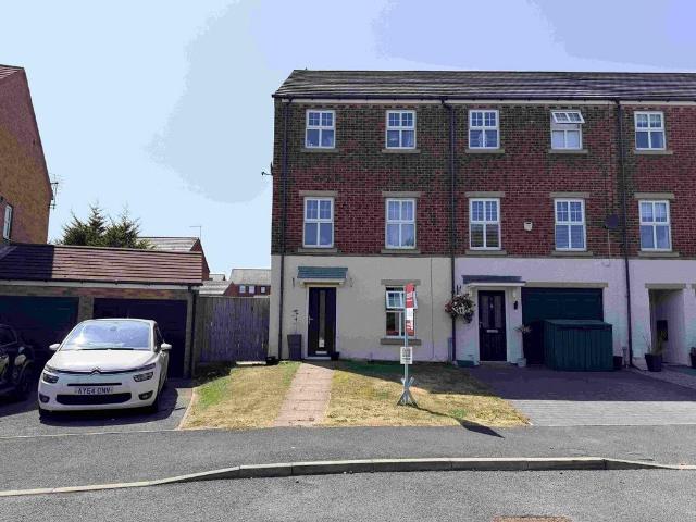 Flamborough Walk, East Shore Village. 4 bed townhouse to rent £1,200 pcm £277 pw