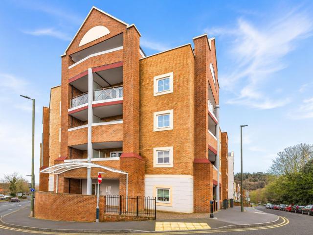 Flambard Way, Godalming, Surrey