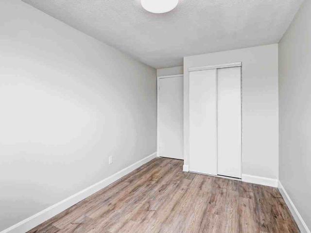 Flamingo Apartments 2 Bedroom Apartment for Rent at 35 & 35 Flamingo Dr & 110 Oriole Pkwy W, Elmira, ON N3B 1V3