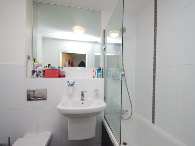 Flanders Court, Watford WD17, 1 bed flat to rent, £1,350 pcm | PrimeLocation