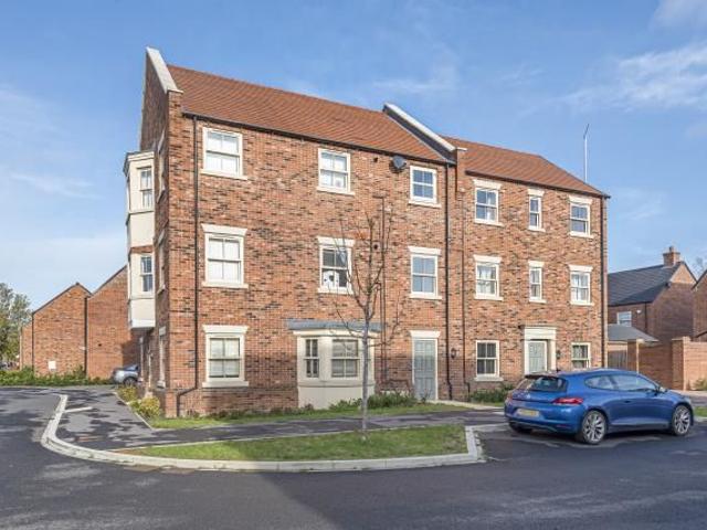 Flanders Close, Bicester OX26, 1 bed flat to rent, £1,250 pcm | PrimeLocation