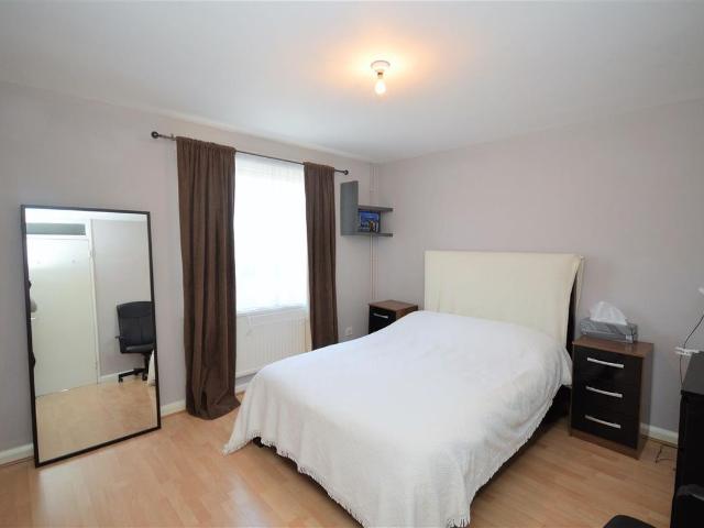 Flanders Crescent, Tooting SW17, 4 bed end terrace house to rent, £3,000 pcm | PrimeLocation