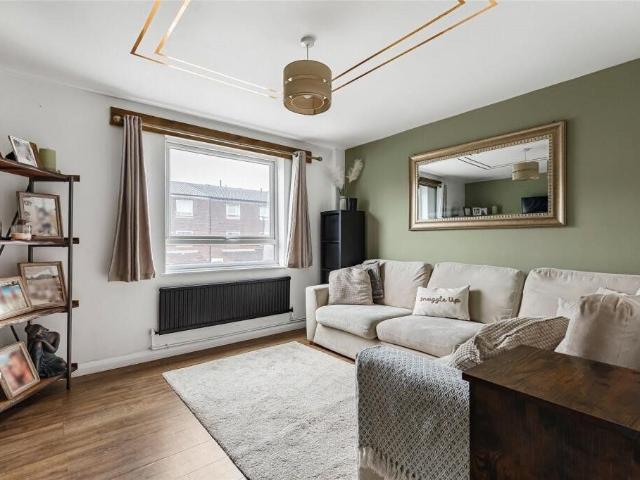 Flanders Crescent, London SW17, 4 bed terraced house to rent, £3,500 pcm | PrimeLocation