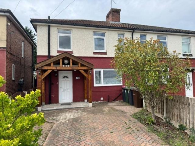 Flanderwell Avenue, Flanderwell, S66 2QN 3 bed semi detached house to rent £950 pcm £219 pw