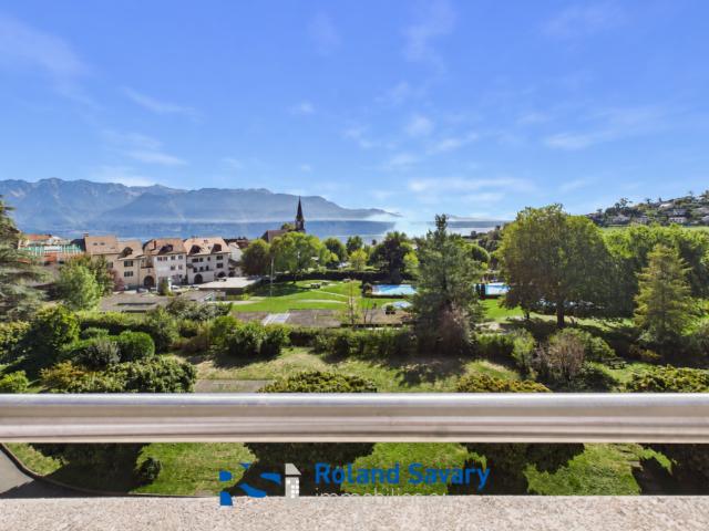 À rénover 4,5 pièces avec balcon, vue lac et place intérieure à Chexbres