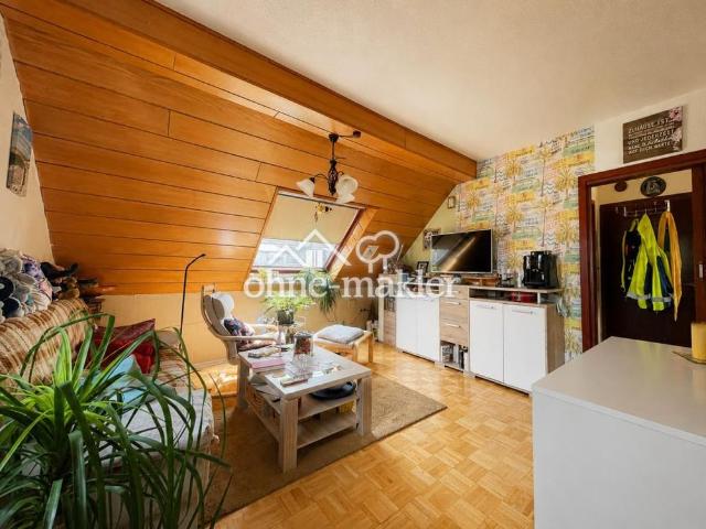 flexibel nutzbare 3 Zimmer Wohnung im DG mit Abstellraum