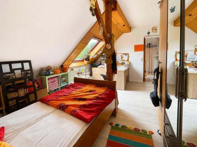 flexibel nutzbare 3 Zimmer Wohnung im DG mit Abstellraum