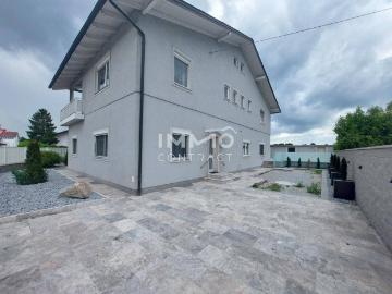 Flexibel nutzbares Wohhhaus mit getrennten Eingängen ideal für große Familien oder Wohnung & Arbeiten