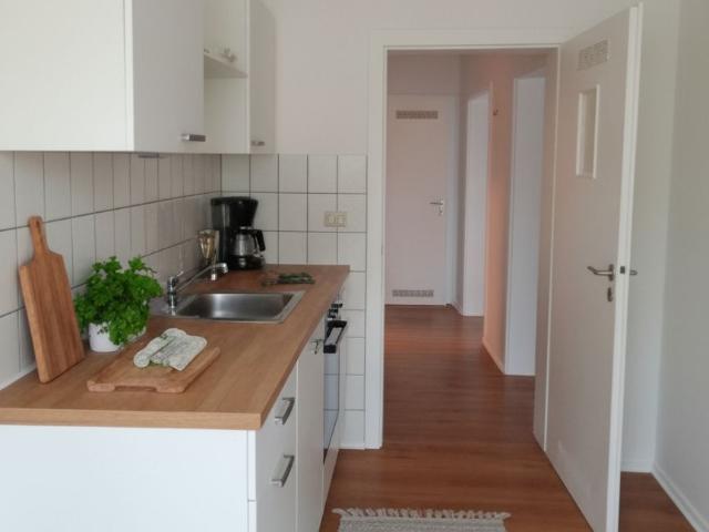 Flexible Temporary Living: Modernized 2.5 Room Apartment with Balcony – Near UK Essen, Essen Amsterdam Apartments for Rent
