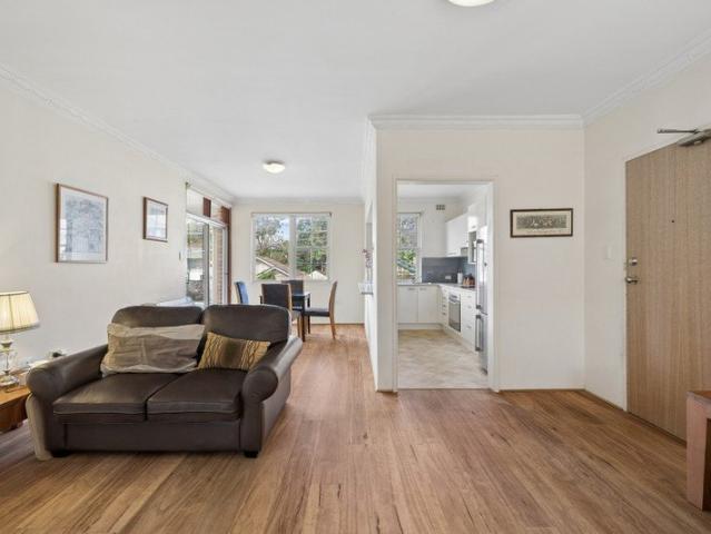 Flexible Two Bedroom Residence with Office or Third bedroom