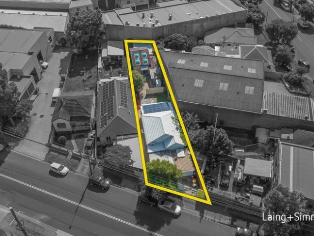 Large 3 Bedroom Home with Bonus 2 Bedroom Granny Flat