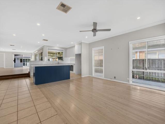 Flexible Coastal Living – BONUS Detached Studio!