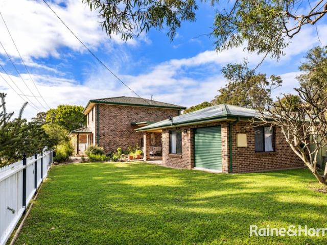 Flexible Coastal Living in a Sought After Location