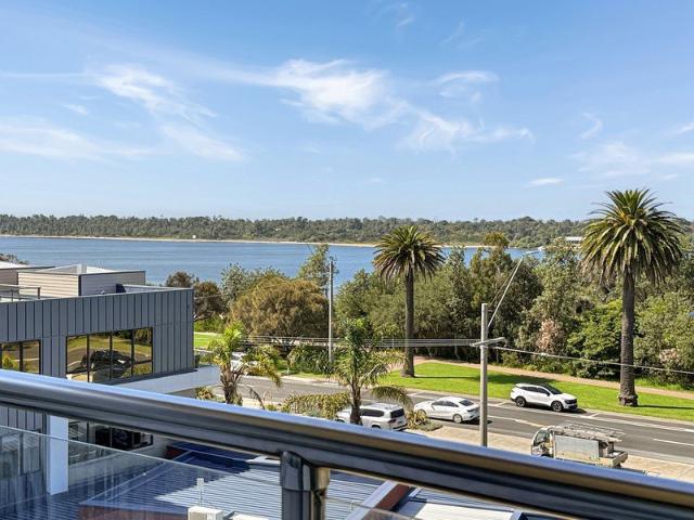 Flexible Dual Key Apartment with Water Views in Esplanade Resort
