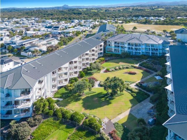 Flexible dual key fully furnished garden apartment