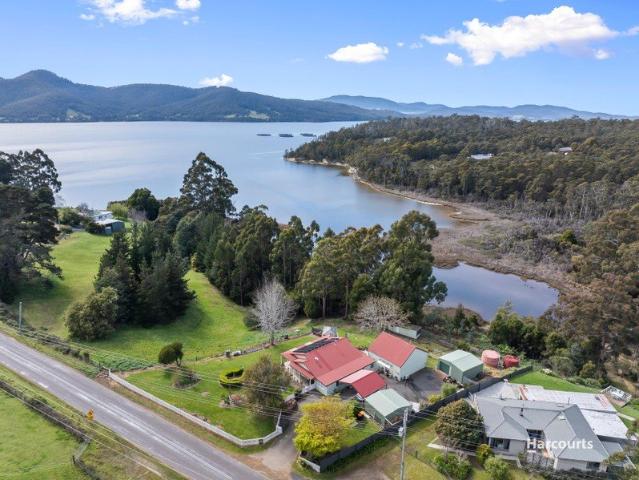 Flexible Dual Living with Huon River Views