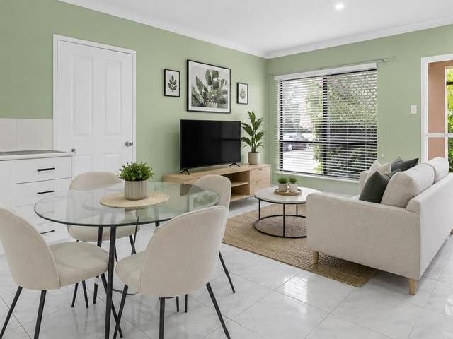 Flexible Dual Living Home with Home Office in Prime Trinity Park Location