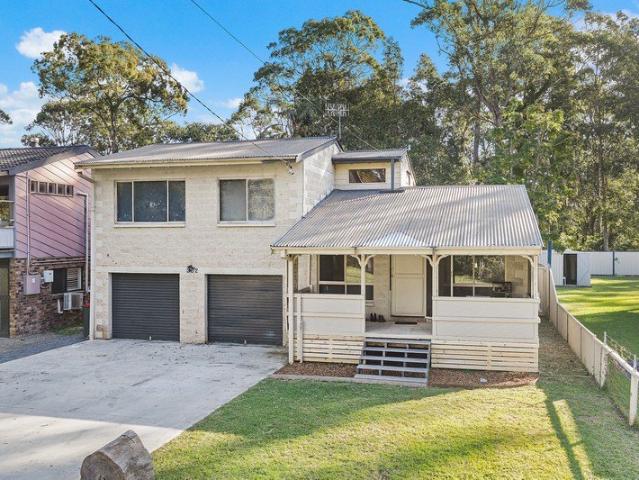 FLEXIBLE DUAL LIVING INVESTMENT IN QUIET CUL DE SAC SETTING