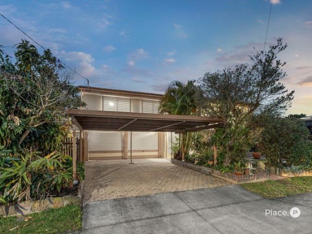FLEXIBLE FAMILY FAVOURITE WITH POOL, DECK AND ROOM TO GROW