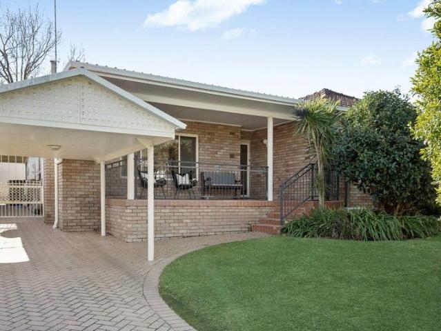 Flexible family haven bathed in northerly sunshine