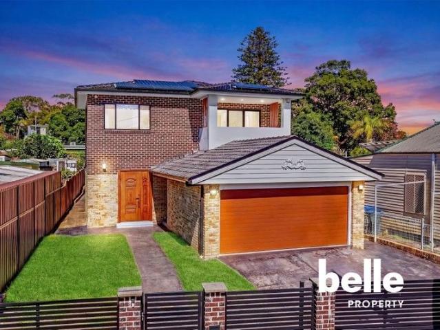 Flexible Family & Investment Haven 7 Beds, 6 Baths, Dual Access