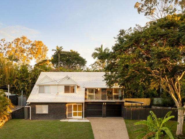 Flexible Family Living Meets Resort Style Entertaining