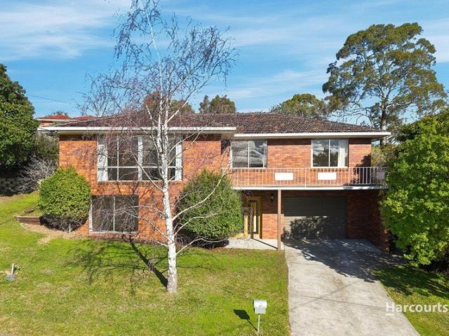 Flexible Family Living in the Heart of Geilston Bay