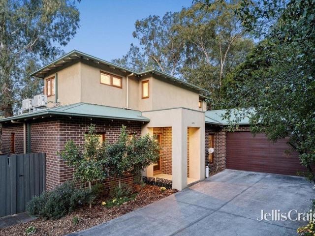 Flexible Family Living with a Downstairs Main Suite
