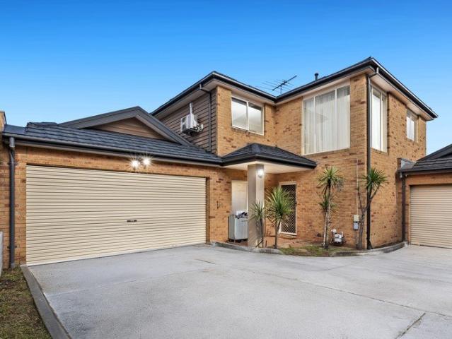 Flexible Family Living with Alfresco Appeal