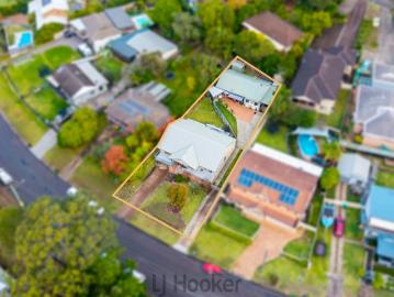 FLEXIBLE FAMILY LIVING WITH BONUS SECOND DWELLING
