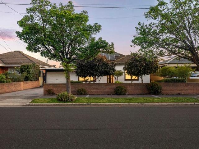 Flexible Family Living with Detached Studio & Unlimited Potential