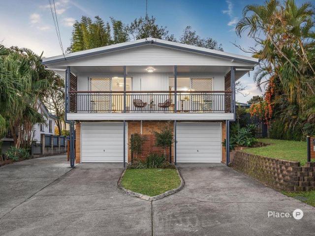 FLEXIBLE FAMILY LIVING WITH SELF CONTAINED GRANNY FLAT