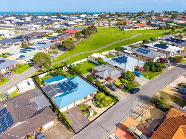 Flexible floor plan with Valuable rear street access