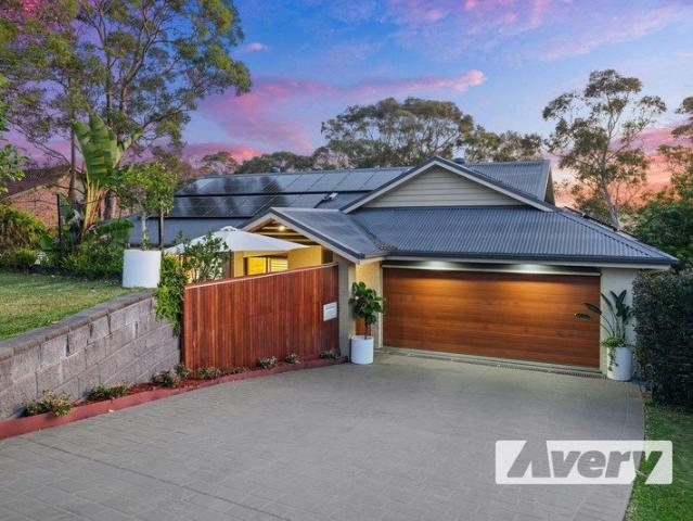 Flexible Indoor/Outdoor Family Living with Tranquil Lake Views