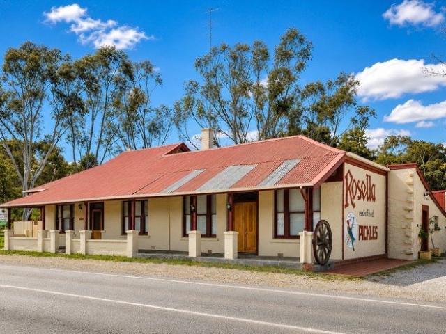 FLEXIBLE INVESTMENT IN THE HEART OF SEVENHILL