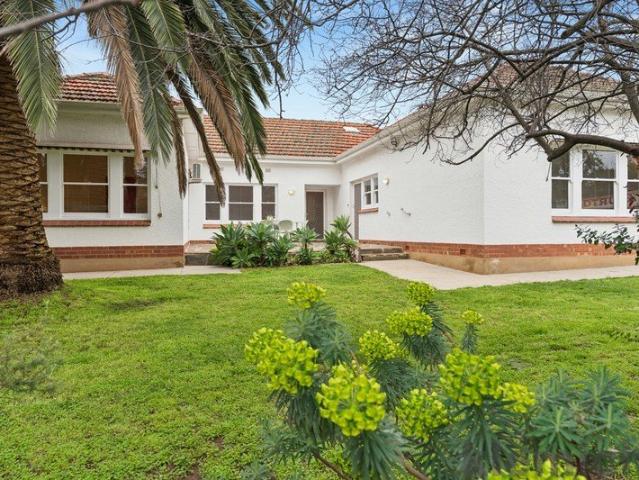 Flexible living, character charm and an exceptional corner Beaumont location