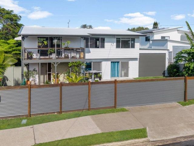 FLEXIBLE LIVING CLOSE TO THE WATER